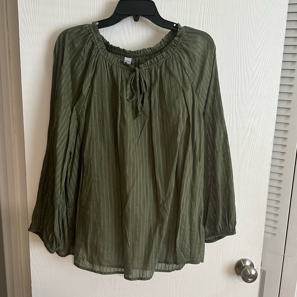 Old Navy XL long sleeve green shirt